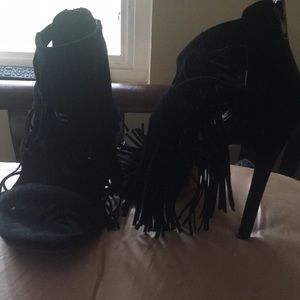 Steve Madden Fringly Black 6.5 heels